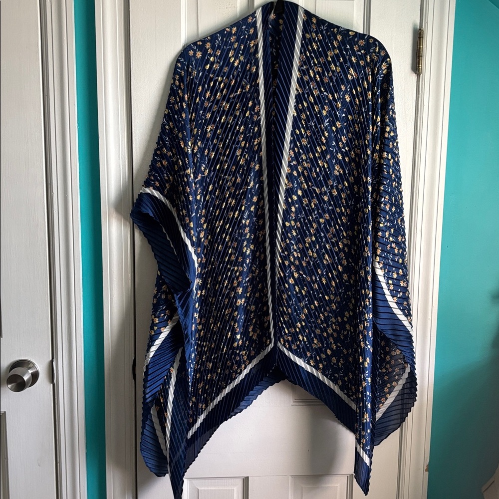 Banana Republic Factory Blue and Gold Scarf